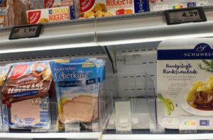 novaday shelf pusher tray system 2 768x506